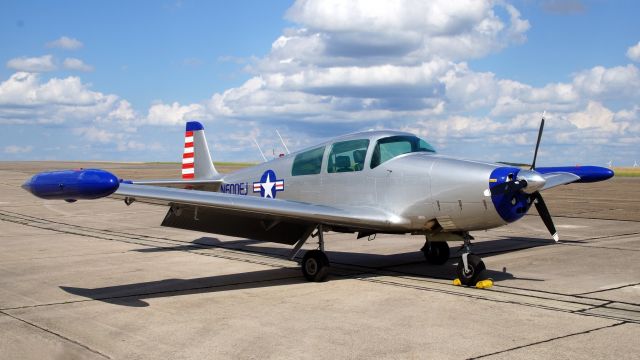 North American Navion (N600EJ) - Besucher