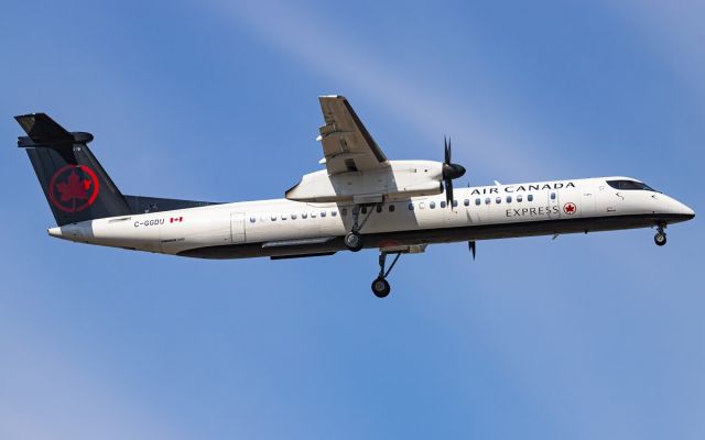 de Havilland Dash 8-400 (C-GGDU)
