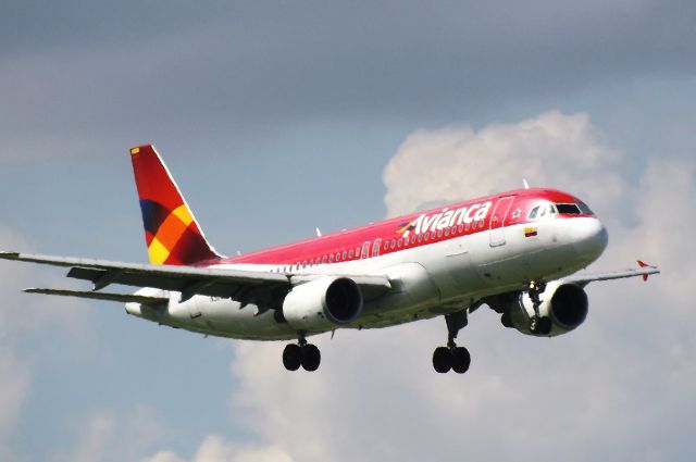 Airbus A320 — - Approach to 9L - FLL