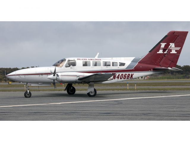 Cessna 402 (N406BK) - The 2011 season is about to start!