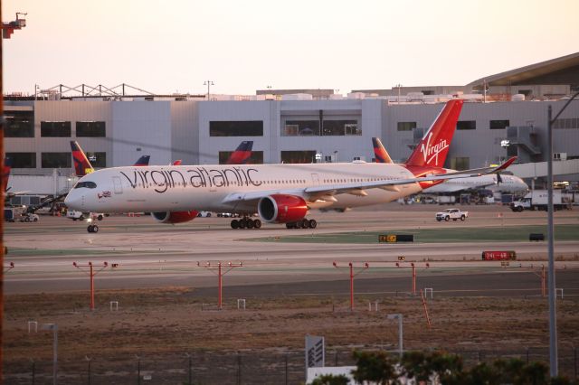 Airbus A350-1000 (G-VTEA)