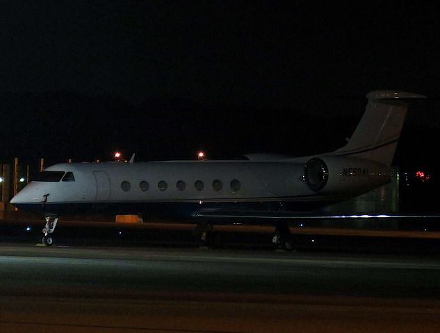 Gulfstream Aerospace Gulfstream V (N550AL) - I take a picture on Nov 30, 2017.