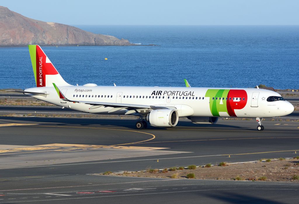 Airbus A321neo (CS-TXK)