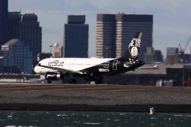 Airbus A320 (N633JB)