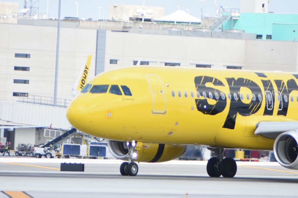 Airbus A321 —