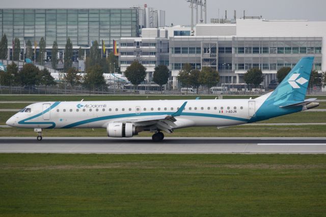 Embraer ERJ-190 (I-ADJN)