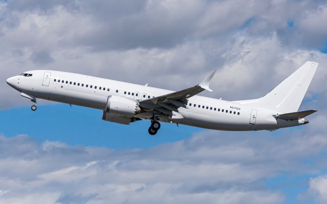 Boeing 737 MAX 8 (C-FFBC)