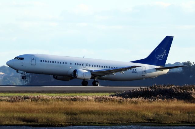 BOEING 737-400 (N804TJ)