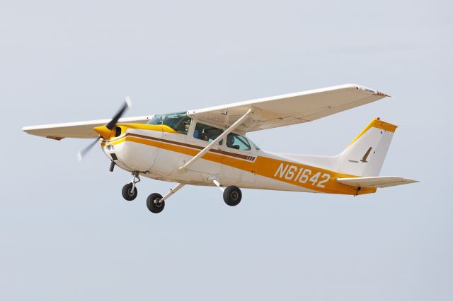 Cessna Skyhawk (N61642)