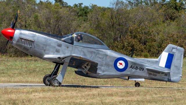 TITAN T-51 Mustang (VH-DQY)