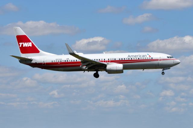 Boeing 737-800 (N915NN) - TWA Heritage Jet. 08-16-21. 10-C