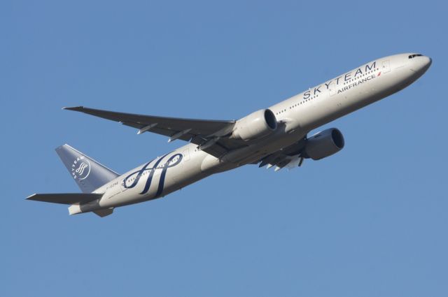 Boeing 777-200 (F-GZNE)