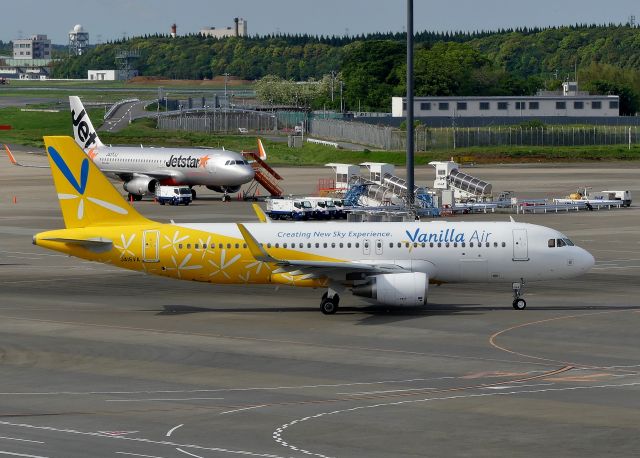 Airbus A320 (JA15VA) - Taxing at Narita(NRT) 2018/04/26