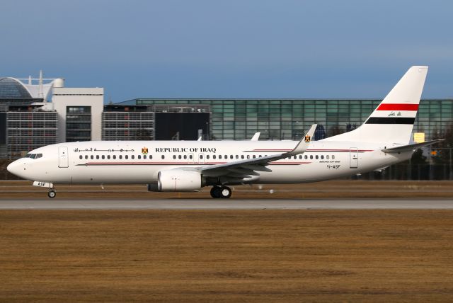 Boeing 737-800 (YI-ASF)