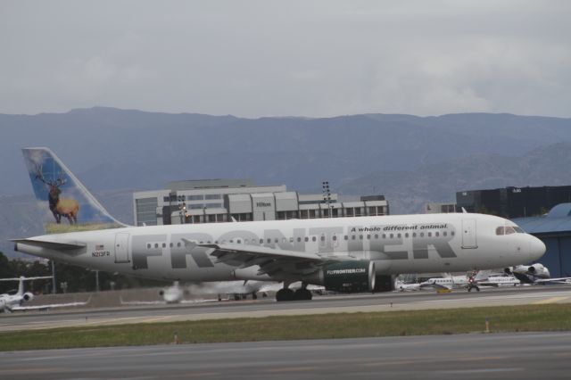 Airbus A320 (N213FR)