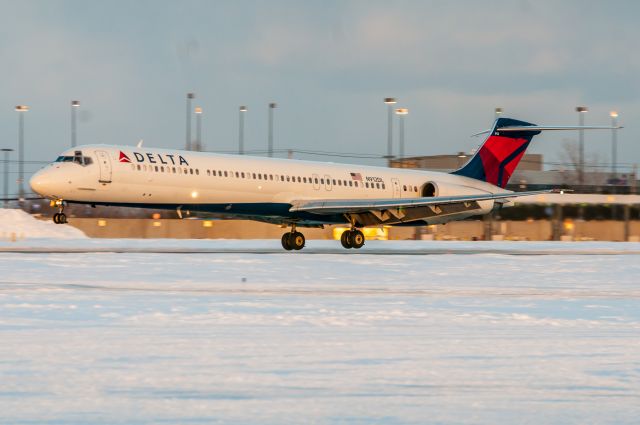 McDonnell Douglas MD-88 (N912DL)