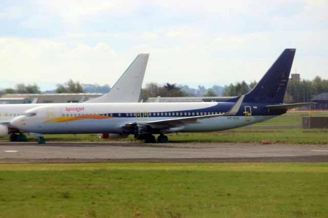 Boeing 737-800 (VT-SYS) - Seen here on 3-May-22 after arriving for storage on 28-Mar-22.br /br /With Spicejet from May-19 to Apr-22 when it became 2-TSYS.