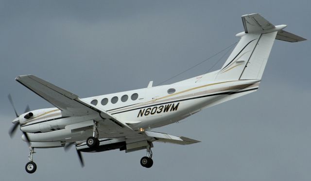 Beechcraft Super King Air 300 (N603WM)