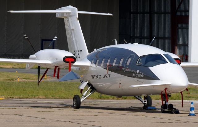 Piaggio P.180 Avanti (I-PJET)