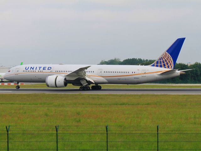 Boeing 787-9 Dreamliner (N19951) - From Int'l O'Hare chicago. KORD.