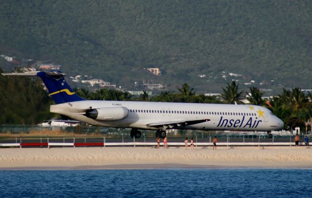 McDonnell Douglas MD-83 (PJ-MDC)