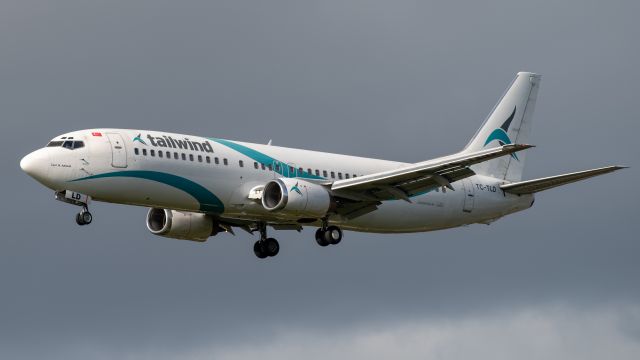 BOEING 737-400 (TC-TLD)