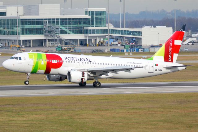 Airbus A321 (CS-TNN)