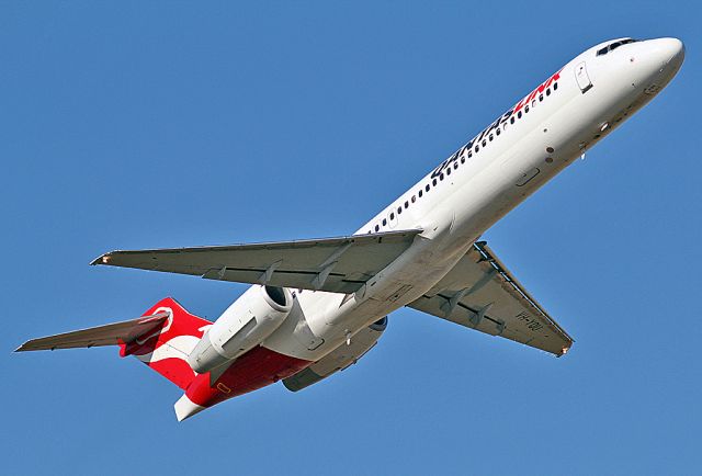 Boeing 717-200 (VH-YQU) - QANTAS - NATIONAL JET SYSTEMS - BOEING 717-2BL - REG VH-YQU (CN 55180/5132) - ADELAIDE INTERNATIONAL AIRPORT SA. AUSTRALIA - YPAD (23/4/2015)