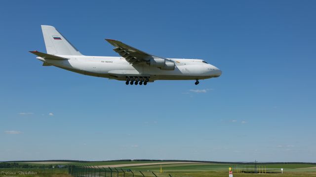 Antonov An-124 Ruslan (RA-82042)