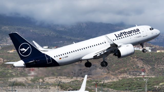 Airbus A320neo (D-AINW) - Tenerife Surbr /20/12/2020