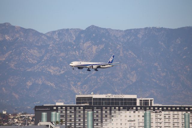 BOEING 777-300ER (JA784A)