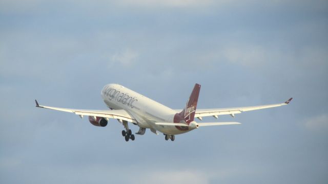 Airbus A330-300 (G-VGBR)