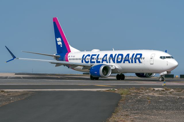 Boeing 737 MAX 8 (TF-ICU)