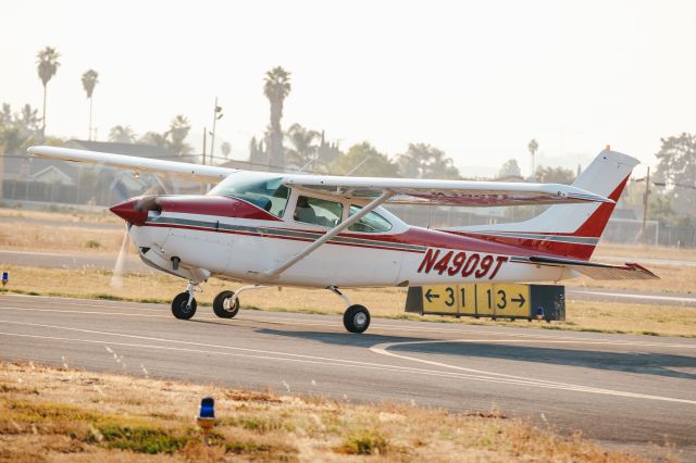 Cessna Skylane RG (N4909T)