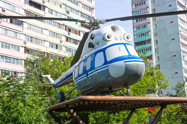 PZL-SWIDNIK Mi-2 Kania (CCCP15871)