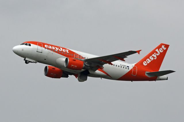 Airbus A319 (G-EZFI) - EZY1847 departs to Pisa.
