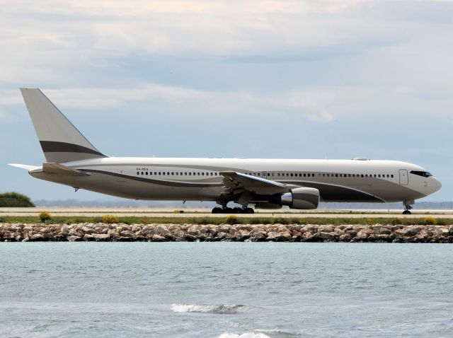 BOEING 767-300 (P4-MES) - 21 mai 2015