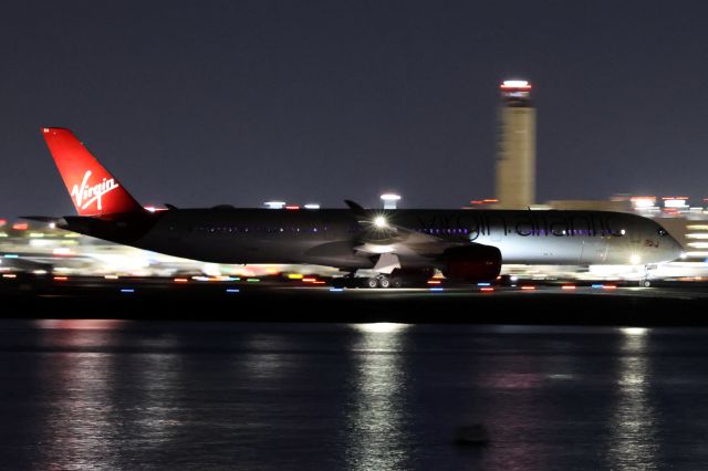 Airbus A350-1000 (G-VTEA) - Virgin A350-1000 arriving to Logan after diverting from IAD due to weather. 