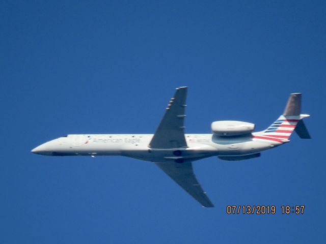 Embraer ERJ-135 (N817AE)