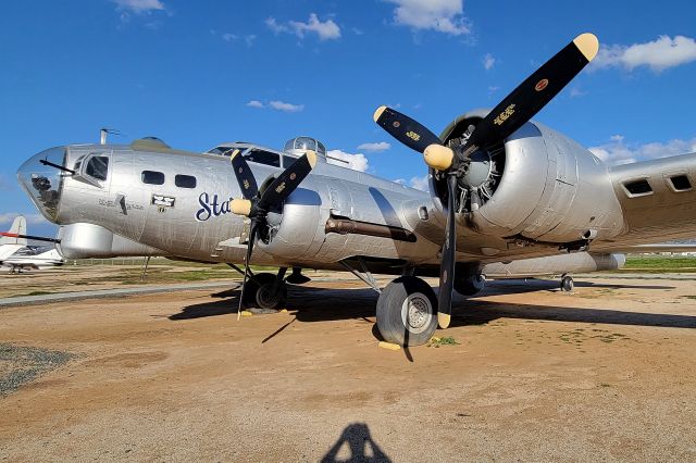 Boeing B-17 Flying Fortress (44-6393) - 11-02-22