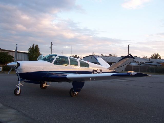 Beechcraft 35 Bonanza (N10UL)