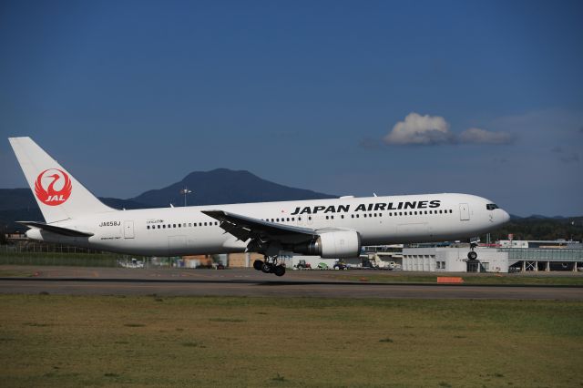 BOEING 767-300 (JA658J) - September 15th 2018:HND-HKD.