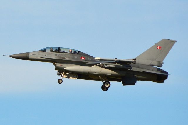 Lockheed F-16 Fighting Falcon (ET199)