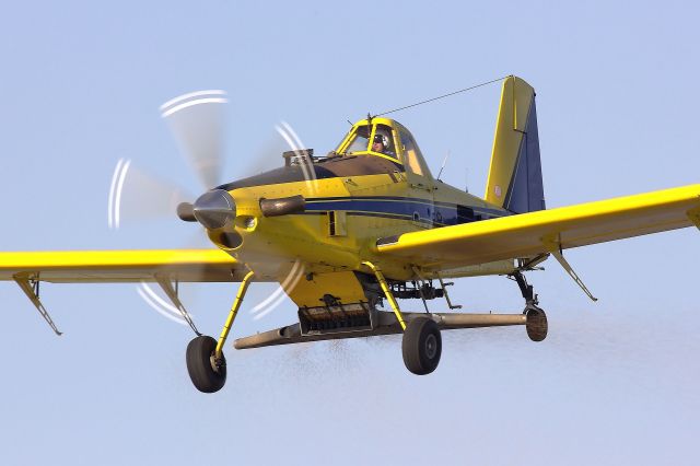 — — - Air Tractor AT-602