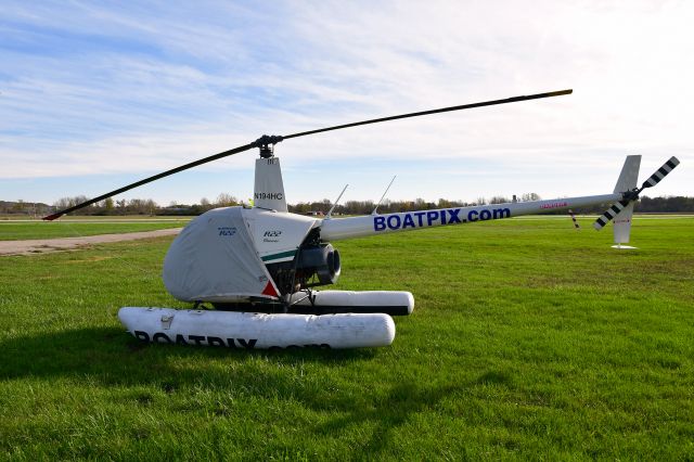 Robinson R-22 (N194HC) - Boatpix Robinson R22 Mariner N194HC in Ann Arbor