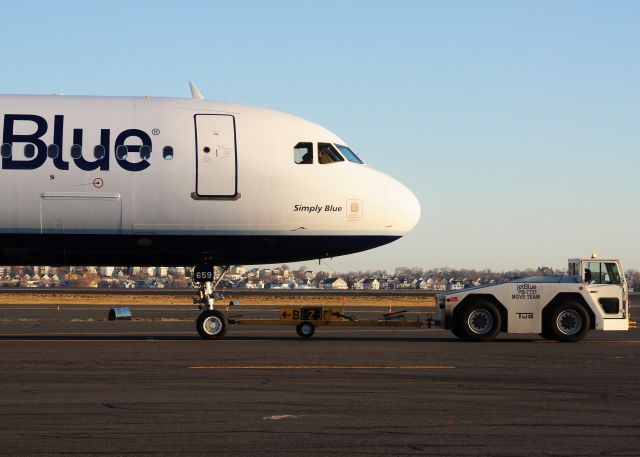 Airbus A320 (N659JB) - All Blue all the Time ! 12/26/12