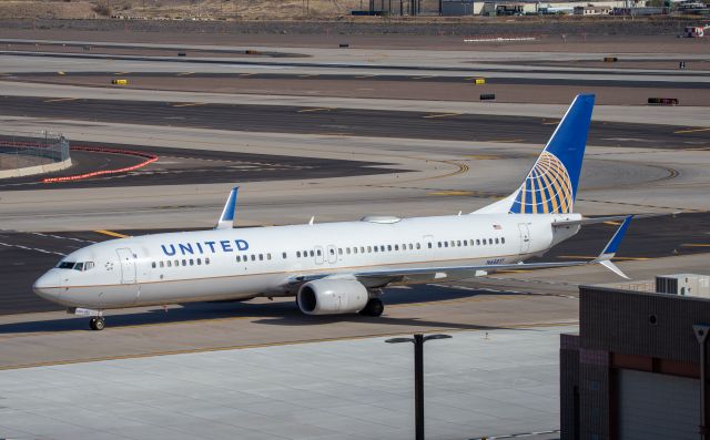 Boeing 737-900 (N68817)