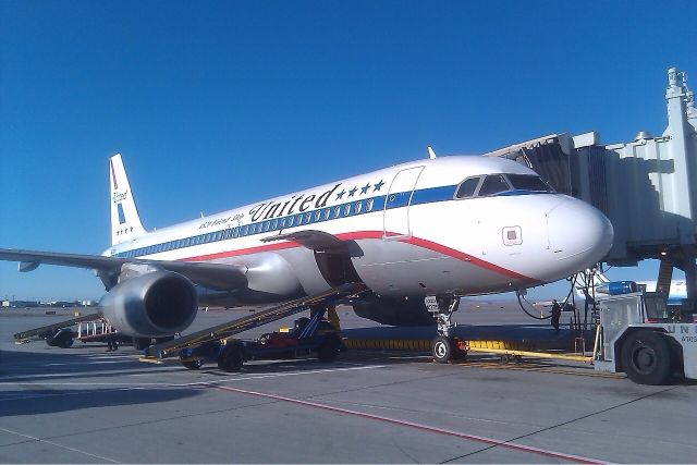 Airbus A320 (N475UA) - Just before taking her up in Albuquerque