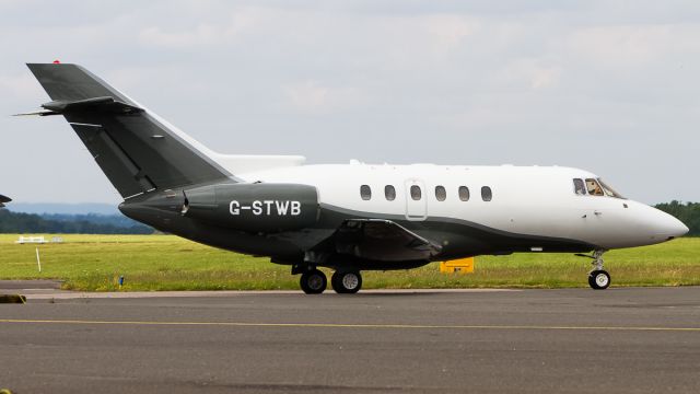 Hawker 800 (G-STWB)