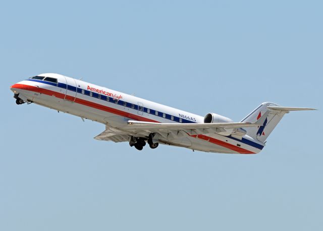 Canadair Regional Jet CRJ-100 (N866AS)